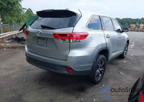 2019 Toyota Highlander Le z USA, uszkodzony, nr VIN 5TDZZRFH6KS367645